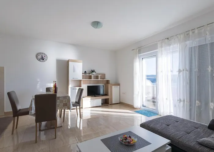 One-bedroom With Sea View 02 Apartment