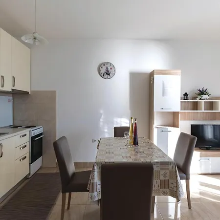 One-bedroom With Sea View 02 *