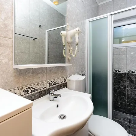 דירה One-bedroom With Sea View 02 *